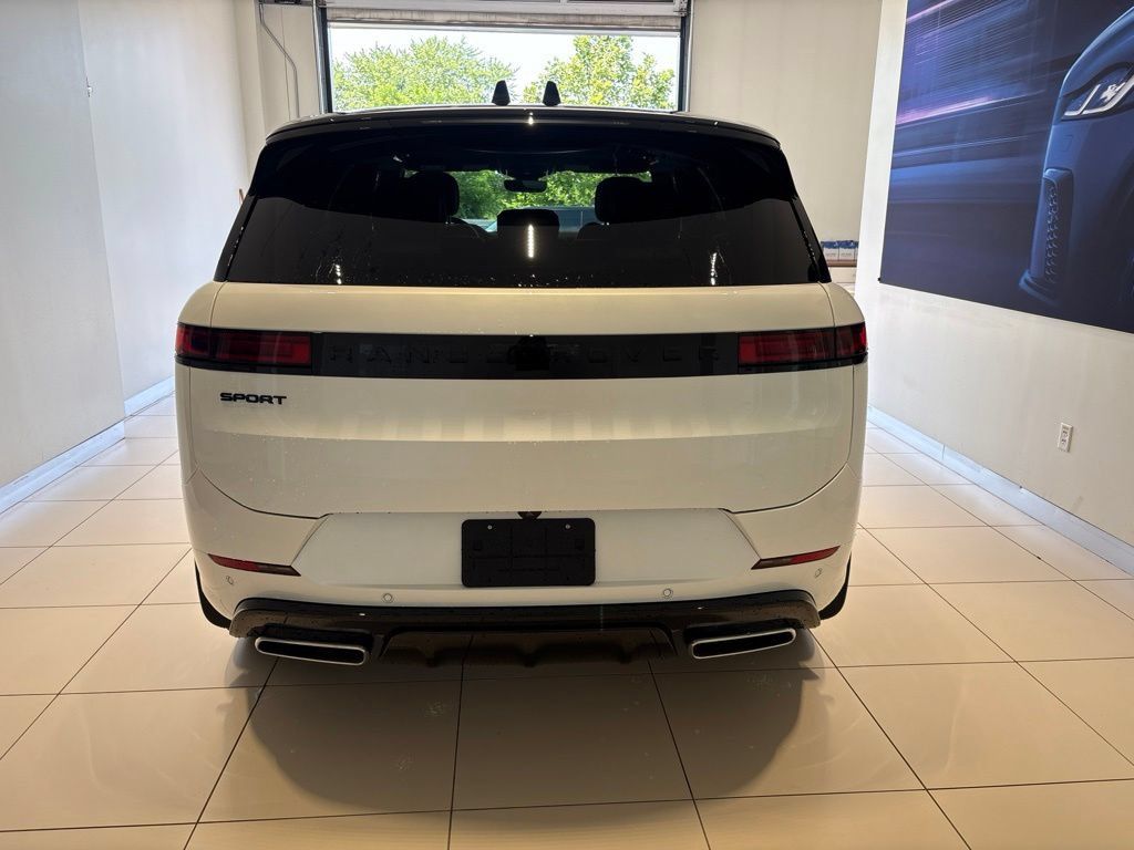 New 2025 Land Rover Range Rover Sport Dynamic SE AWD/4WD image 6