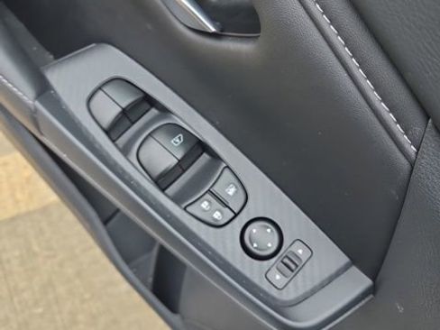 Used 2025 Nissan Sentra SV image 35