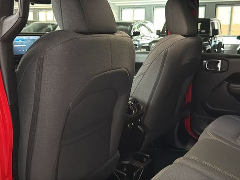 Used 2025 Jeep Wrangler Sport image 14