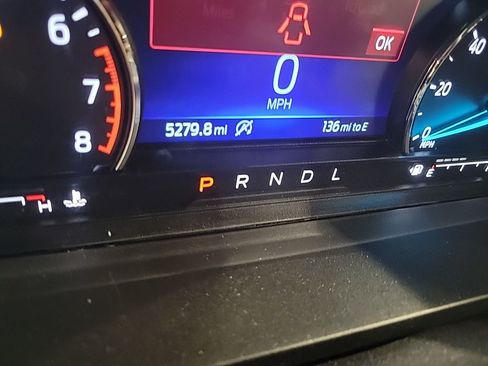 Used 2024 Ford Explorer XLT image 11