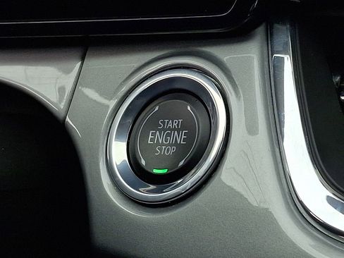 Used 2025 Chevrolet Trax LT image 21