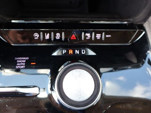Used 2024 Jeep Wagoneer Series II AWD/4WD image 14