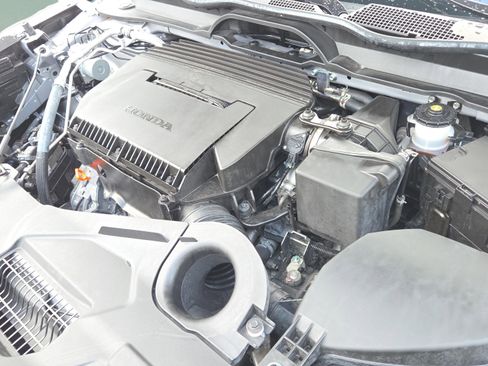 Used 2023 Honda Pilot Sport image 33