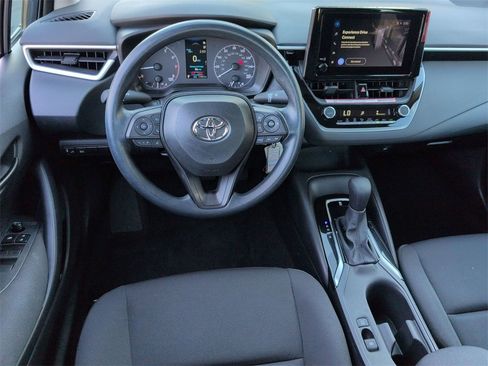 Used 2025 Toyota Corolla LE image 28