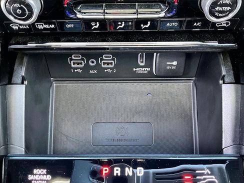 Used 2022 Jeep Grand Cherokee Overland w/ Advanced Protech Group III image 17