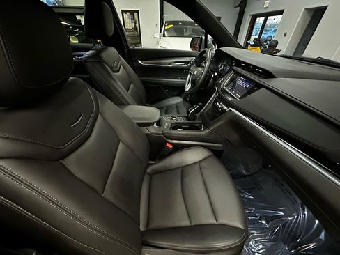 Used 2023 Cadillac XT6 Luxury AWD/4WD image 19