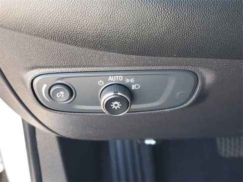 Used 2022 Chevrolet Equinox LT image 19