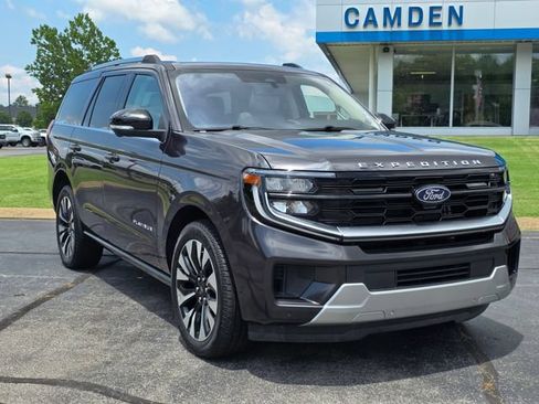 Used 2025 Ford Expedition Platinum w/ Driver's Package AWD/4WD image 23