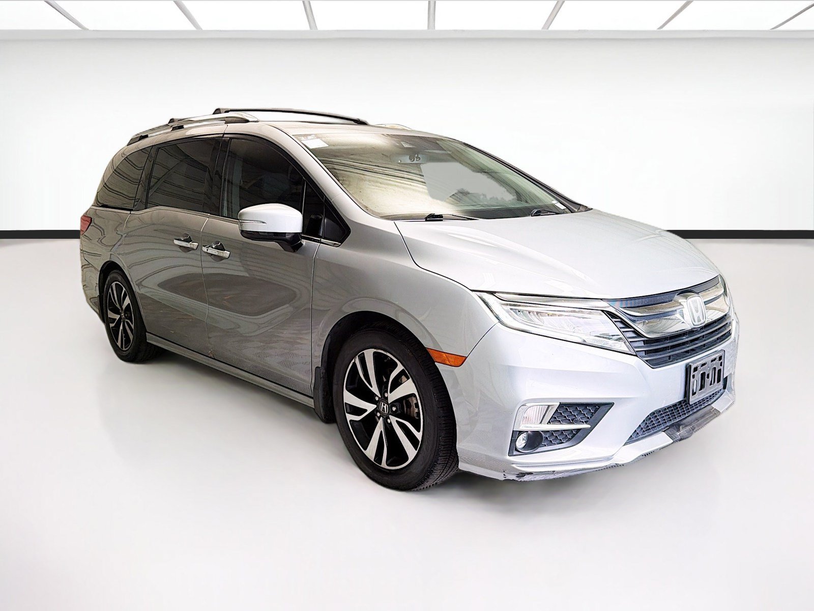 Used 2018 Honda Odyssey Elite image 3