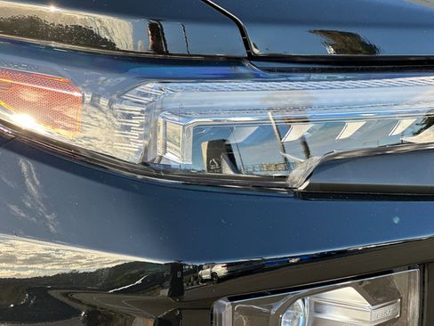 Used 2023 GMC Canyon AT4X w/ Edition 1 image 11