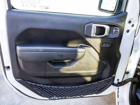 Used 2022 Jeep Wrangler Sport S image 25