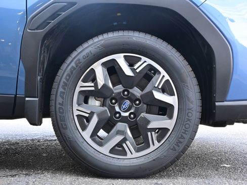 Certified 2025 Subaru Forester w/ Convenience Package #2 image 13