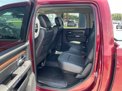 Used 2018 RAM 1500 Laramie w/ Convenience Group AWD/4WD image 17