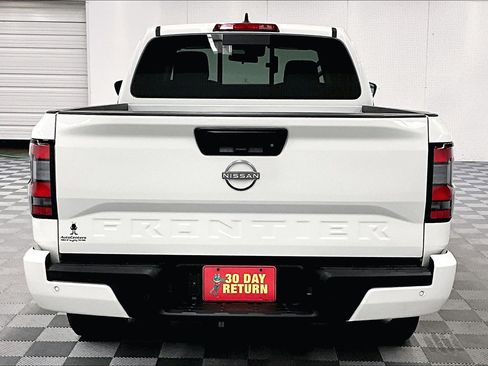 New 2025 Nissan Frontier SV w/ SV Convenience Package RWD image 5