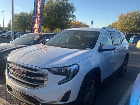 Used 2021 GMC Terrain SLT image 2