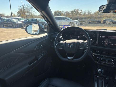 Used 2025 Buick Envista Sport Touring image 33