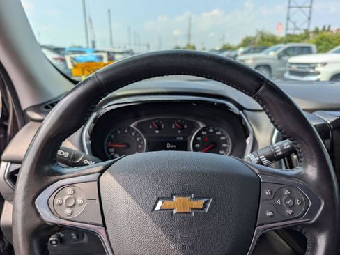 Used 2021 Chevrolet Traverse LT AWD/4WD image 11