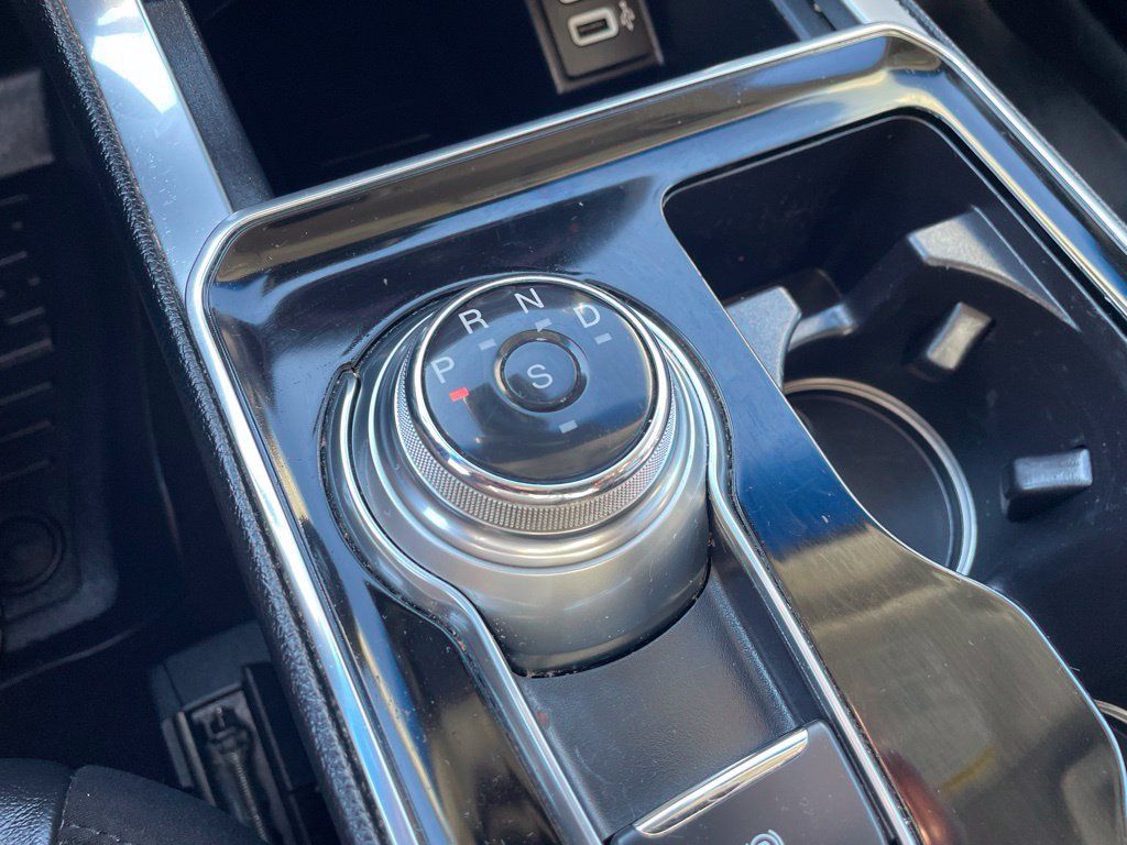 Used 2019 Ford Edge Titanium AWD/4WD image 15