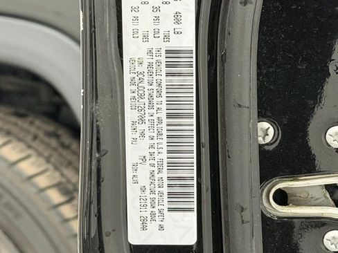 Used 2018 Jeep Compass Limited w/ Navigation Group image 28