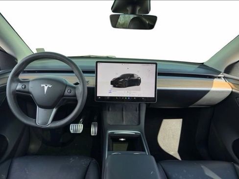 Used 2023 Tesla Model Y Performance image 12