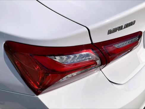Used 2020 Chevrolet Malibu LT FWD image 28