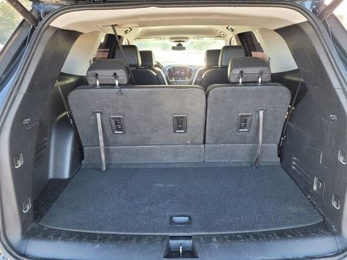 Used 2020 Chevrolet Traverse LT w/ LT Premium Package image 17