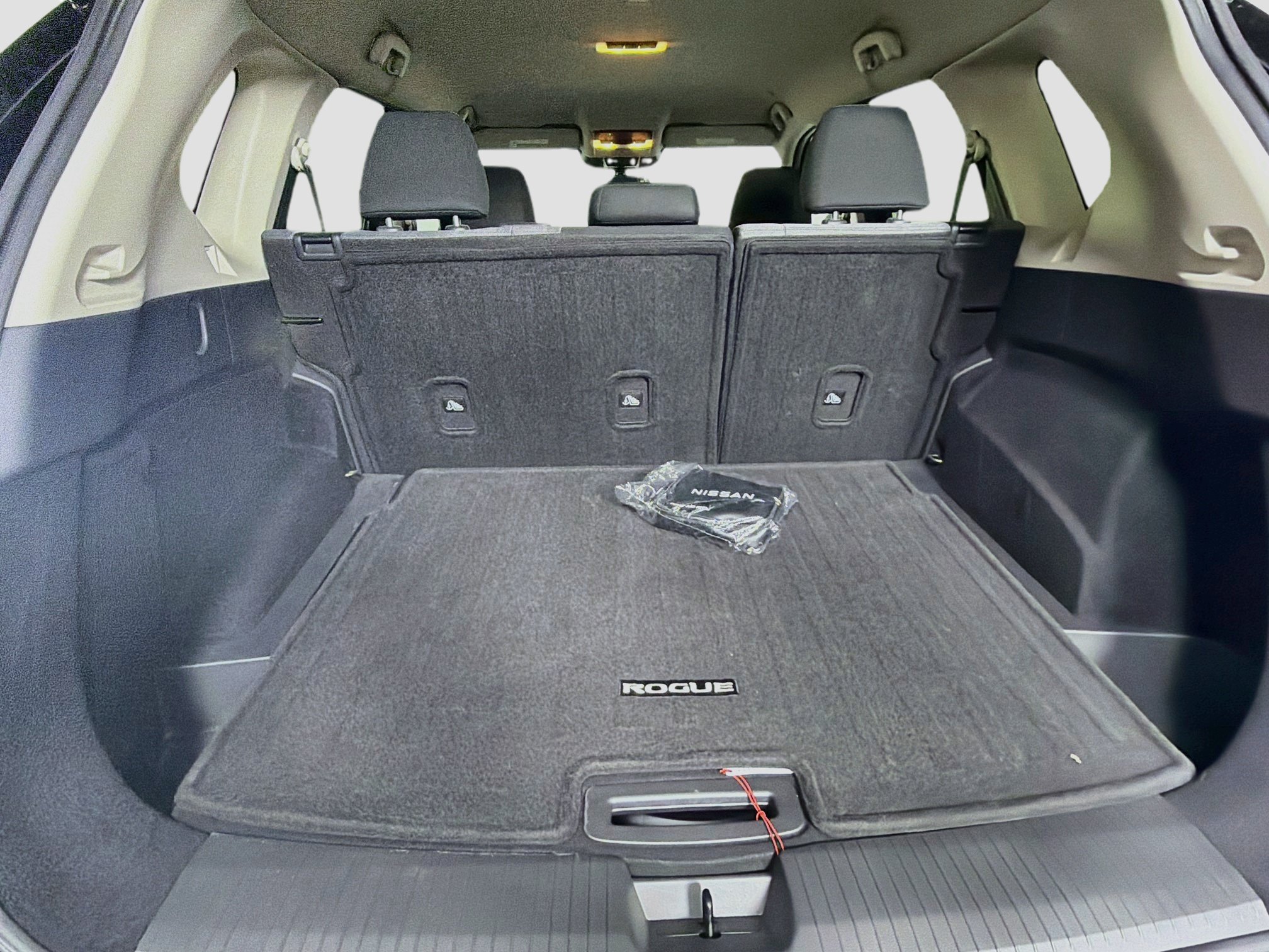 Used 2023 Nissan Rogue SV FWD image 27
