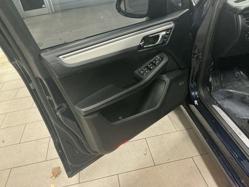 Used 2020 Porsche Macan Turbo image 36
