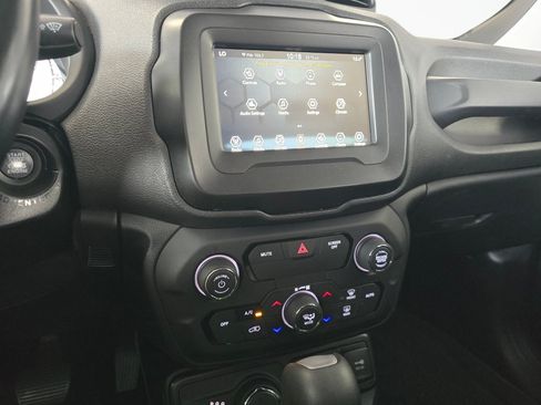 Used 2019 Jeep Renegade Latitude w/ Cold Weather Group AWD/4WD image 25