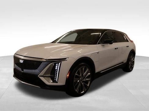 New 2026 Cadillac Lyriq Signature Luxury image 5