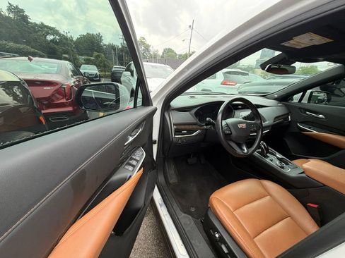 Used 2023 Cadillac XT4 Premium Luxury w/ Sun And Sound Package AWD/4WD image 9