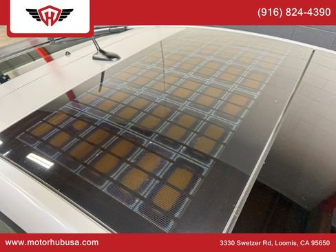Used 2013 Toyota Prius Four w/ Deluxe Solar Roof Pkg FWD image 18