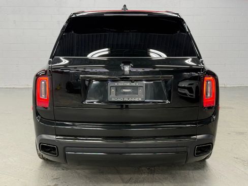 Used 2022 Rolls-Royce Cullinan Black Badge w/ Dark Exterior Package image 10