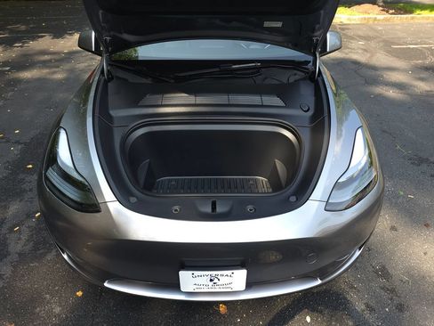 Used 2025 Tesla Model Y Long Range RWD image 57