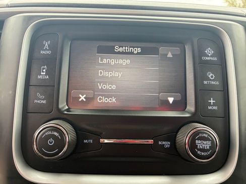 Used 2022 RAM 1500 Classic SLT image 8