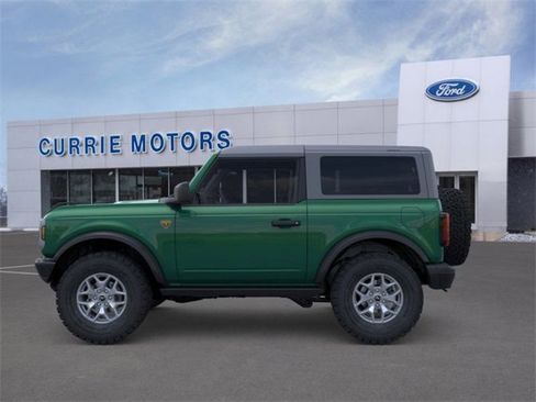 New 2025 Ford Bronco Badlands image 3
