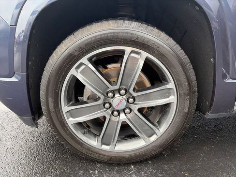 Used 2019 GMC Acadia Denali w/ Technology Package AWD/4WD image 31