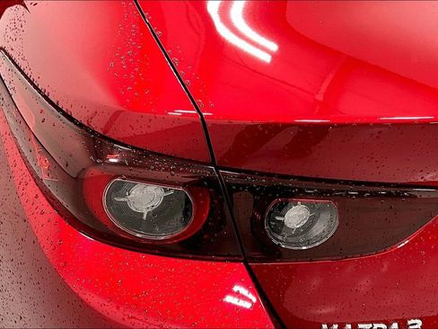 Used 2023 MAZDA MAZDA3 s image 35