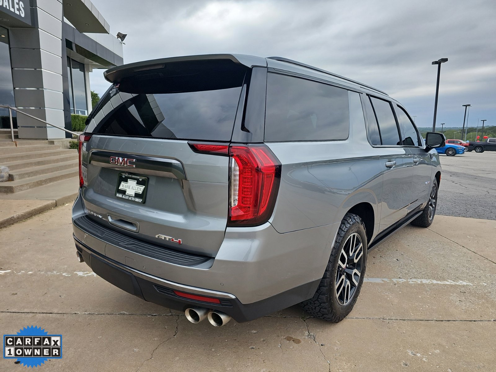 Used 2023 GMC Yukon XL AT4 w/ AT4 Premium Plus Package AWD/4WD image 4