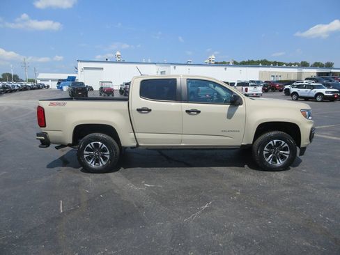 Used 2022 Chevrolet Colorado Z71 w/ Safety Package AWD/4WD image 4