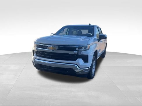 Used 2025 Chevrolet Silverado 1500 LT image 4