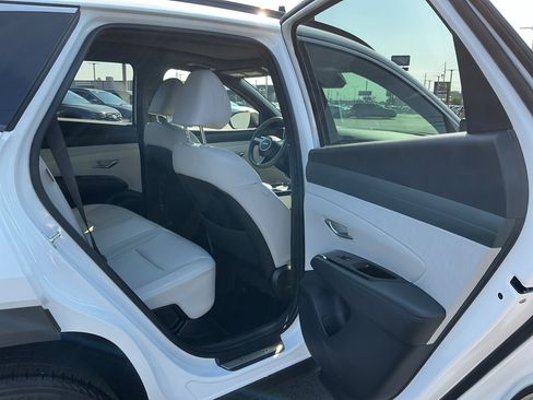 Certified 2026 Hyundai Tucson Limited AWD/4WD image 9