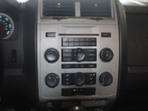 Used 2011 Ford Escape XLT image 15