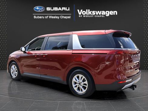 Used 2022 Kia Carnival LX FWD image 5