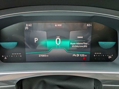 Certified 2023 Volkswagen Tiguan SE R-Line FWD image 28