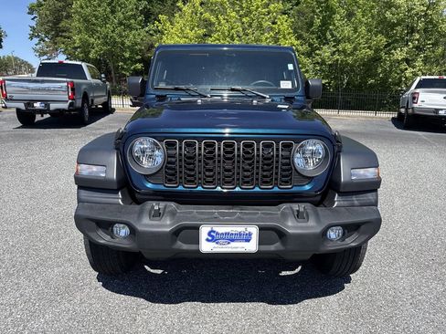 Used 2025 Jeep Wrangler Unlimited Sport AWD/4WD image 2