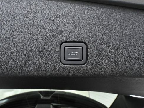 Used 2024 Cadillac XT6 Sport image 47