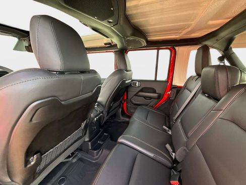 New 2026 Jeep Wrangler Sahara AWD/4WD image 17