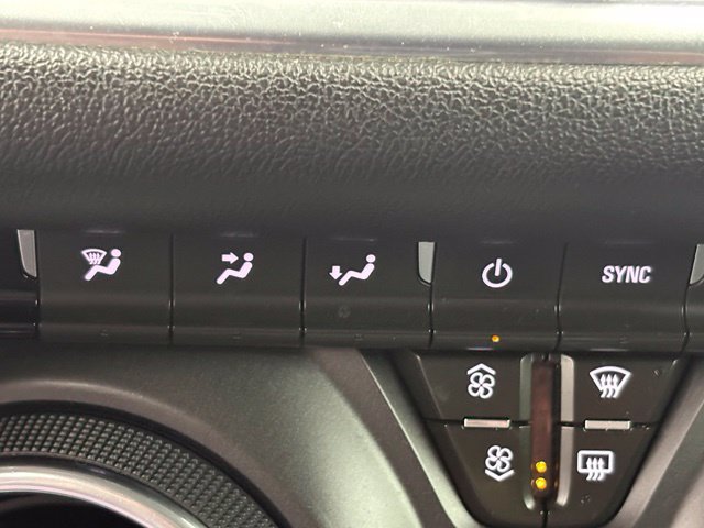 Used 2021 Chevrolet Blazer LT FWD image 38