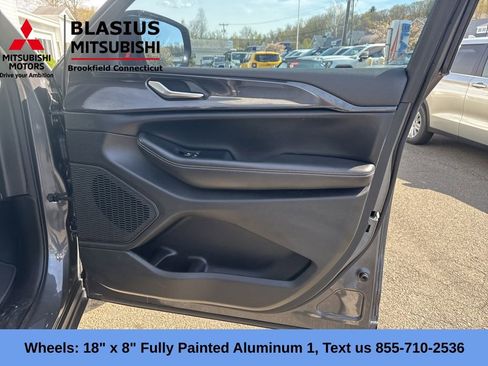 Used 2023 Jeep Grand Cherokee Altitude AWD/4WD image 41